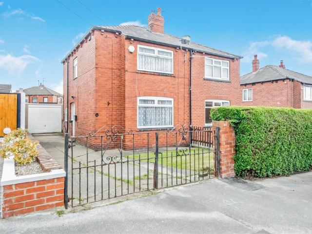 House for sale in Armley, West Yorkshire