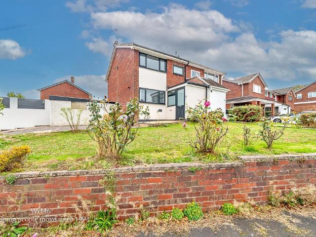 House for sale in Landywood, Great Chatwell