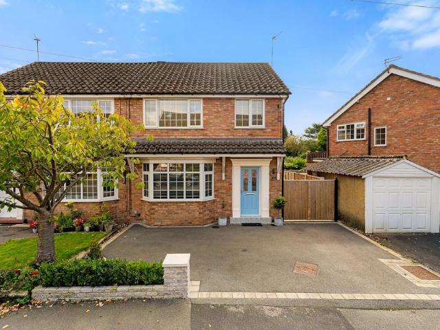 House for sale in Kitt's Moss, Stockport