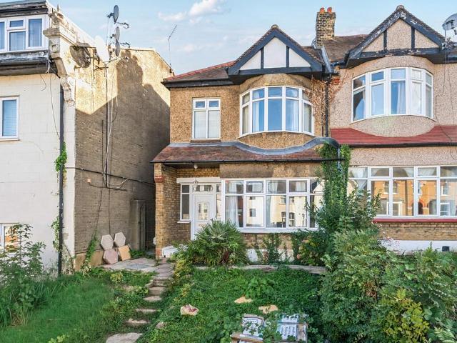 House for sale in Royal Borough of Greenwich, Greater London