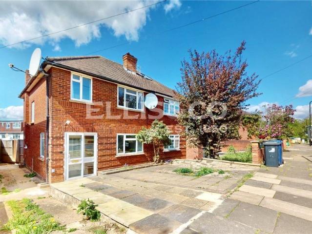 House for sale in London Borough of Ealing, Greenford