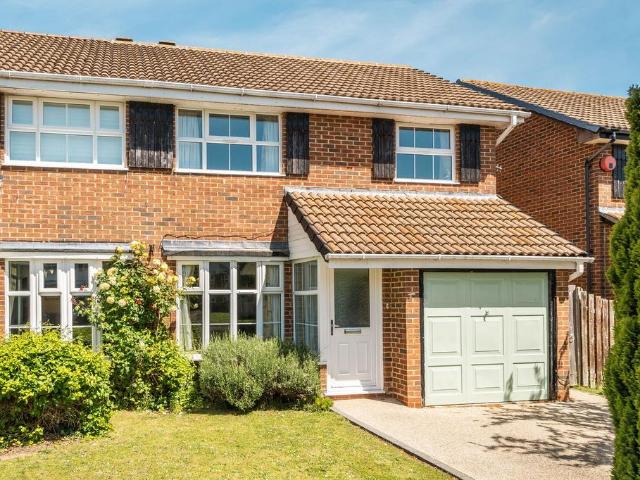 House for sale in Spring Vale, Hampshire