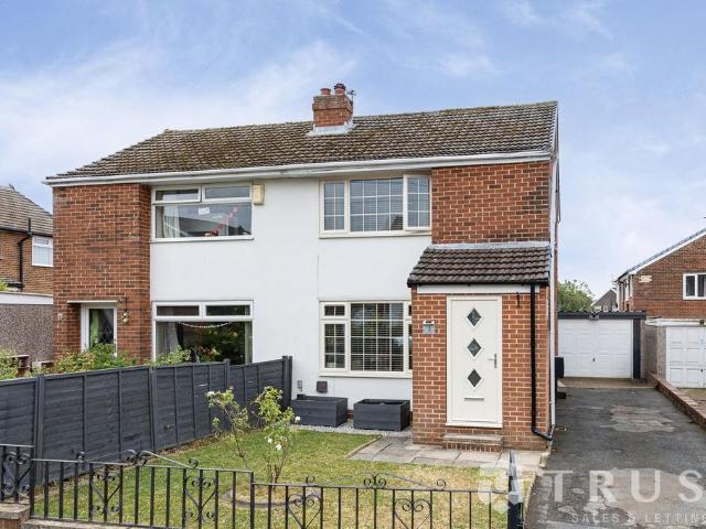 House for sale in The Nook, West Yorkshire
