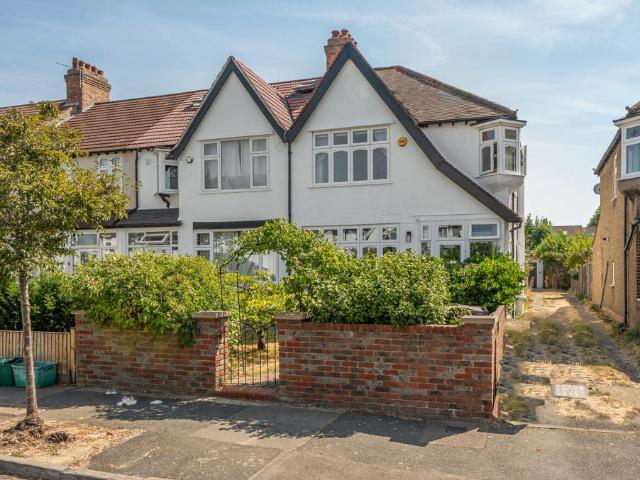 House for sale in Upper Elmers End, Greater London
