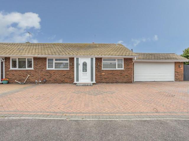 Bungalow for sale in Palm Bay, Acol