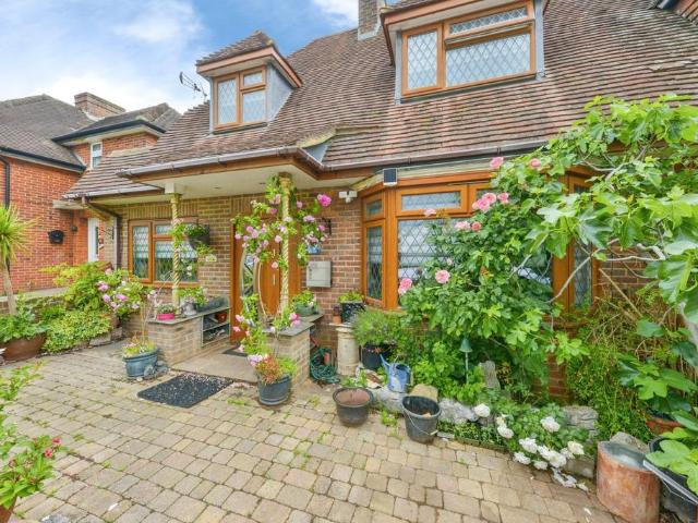 House for sale in Five Acres, Hertfordshire