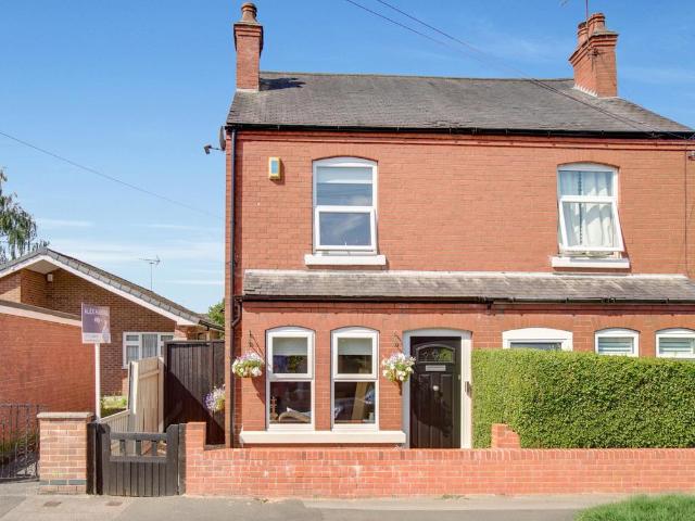 House for sale in Barton In Fabis, East Midlands