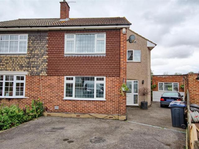 House for sale in Kings Hill, Colliers End