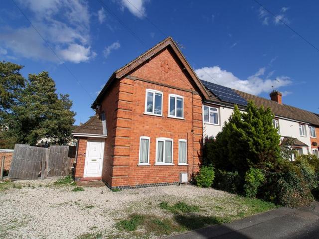 House for sale in Kingsley Park, Northampton