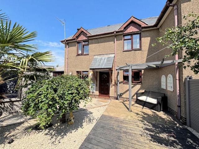 House for sale in Bryncrug, Wales