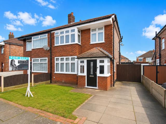 House for sale in Lunts Heath, Widnes