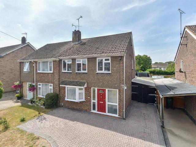 House for sale in Willesborough, Bridgefield