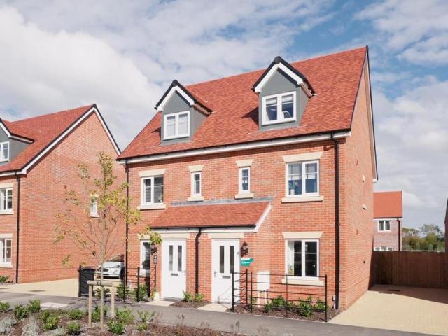 House for sale in Fishersgate, West Sussex