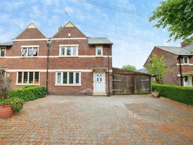 House for sale in Kedleston, East Midlands