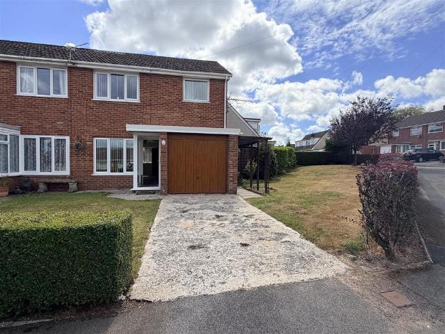 House for sale in Llanedi, Tycroes