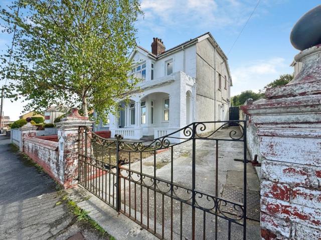 House for sale in Llannon, Y Tymbl / Tumble