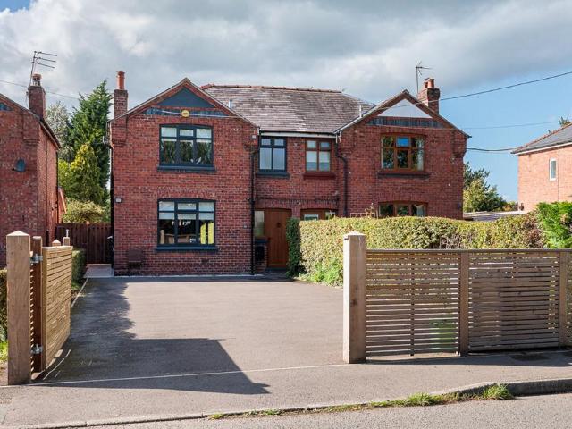 House for sale in Goostrey