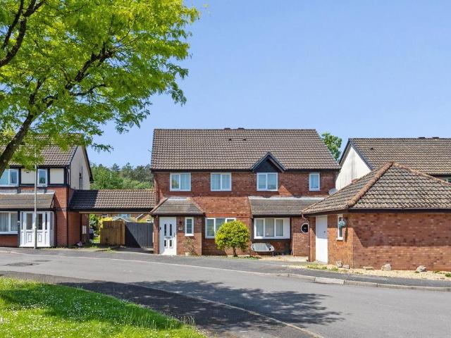 House for sale in Llanharry, Brynsadler