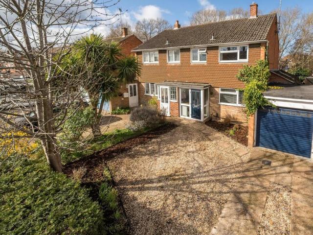 House for sale in Emmbrook, Wokingham