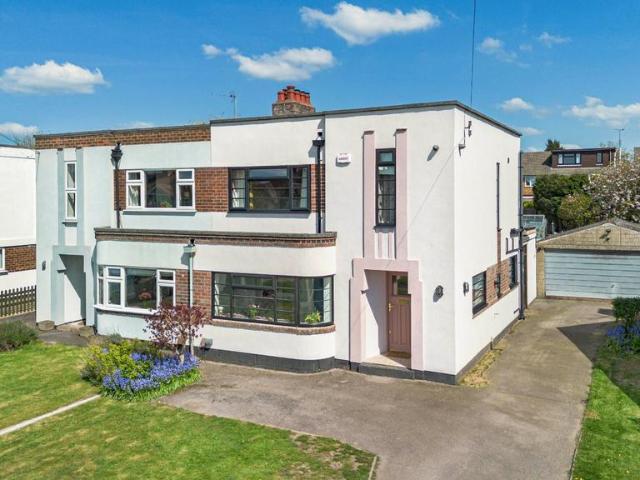 House for sale in Whitestone, Camp Hill