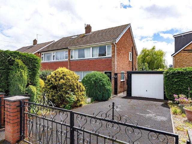 House for sale in Horsforth Vale, Farsley