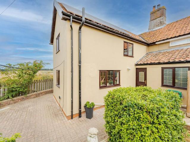 House for sale in Bedingfield, Suffolk
