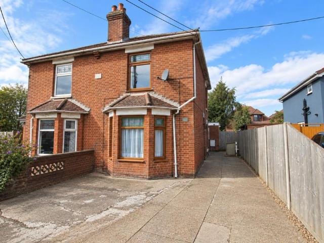 House for sale in Old Netley, Helford