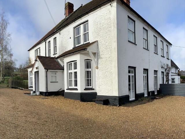 House for sale in Lower Basildon, West Berkshire