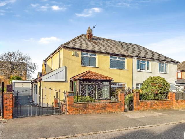House for sale in Killingbeck, West Yorkshire