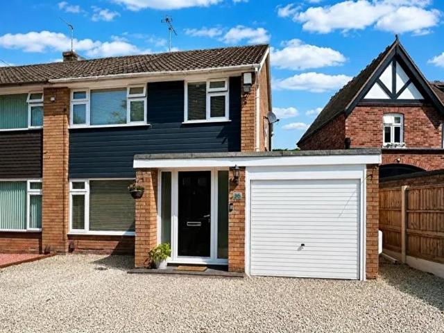House for sale in Bromsgrove, Worcestershire