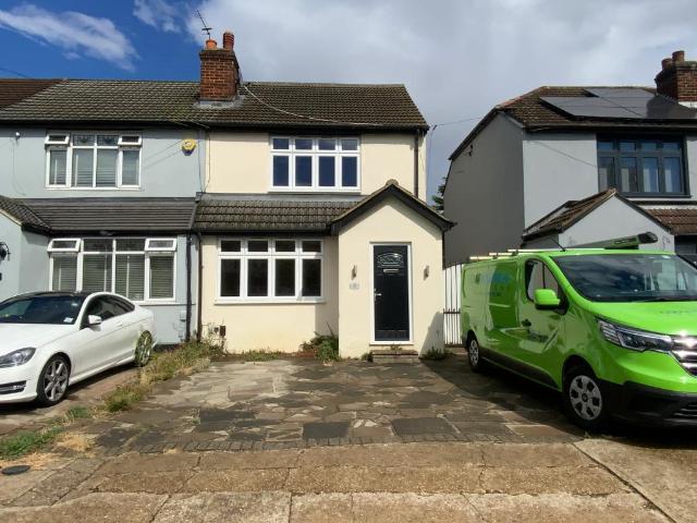 House for sale in Rainham, Greater London