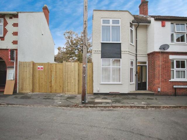 House for sale in New Bilton