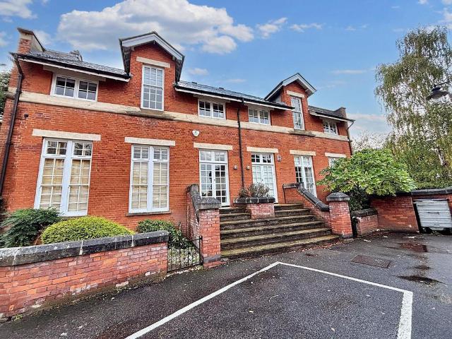 House for sale in Snaresbrook, Greater London