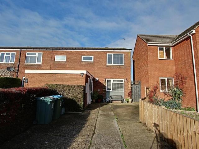 House for sale in Aston Clinton, Buckinghamshire