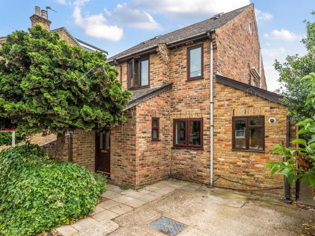House for sale in Strawberry Hill, Greater London