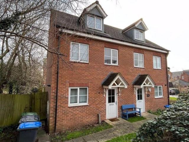 House for sale in Overslade, New Bilton