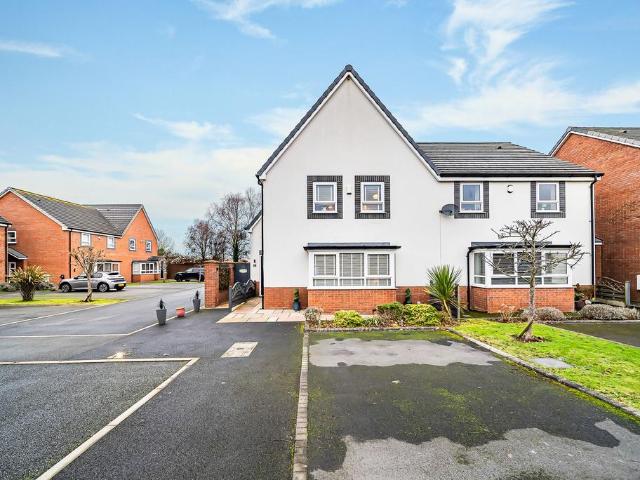 House for sale in Roby Mill, Lancashire