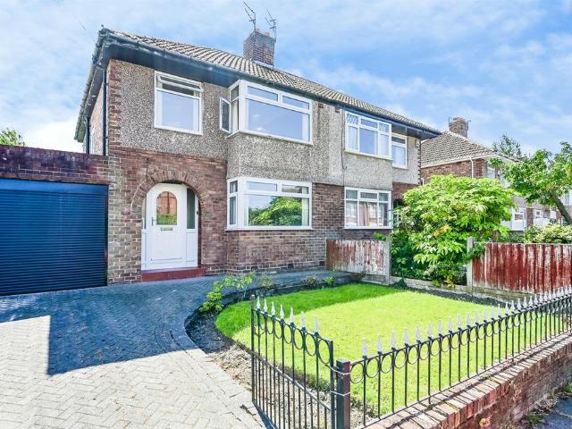 House for sale in Hunts Cross, Calderstones