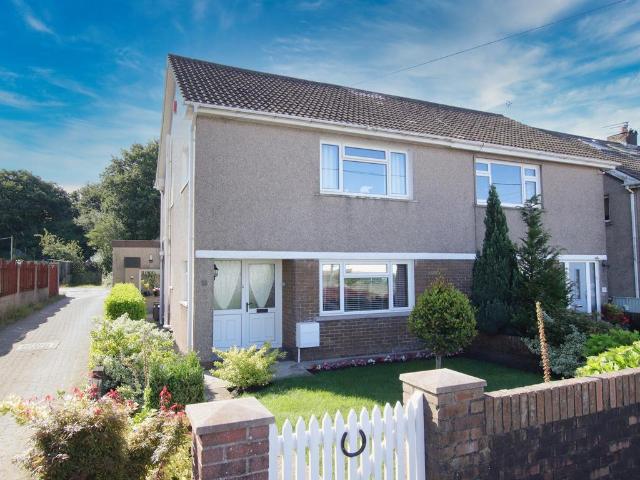 House for sale in Brynna, Wales