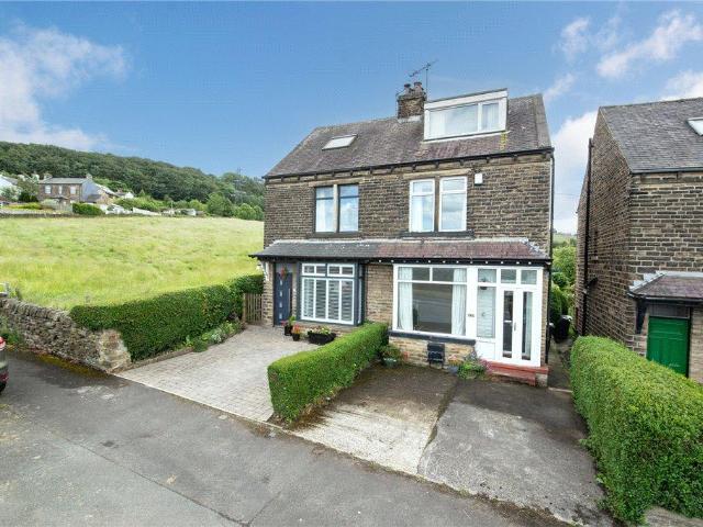 House for sale in Cottingley, West Yorkshire