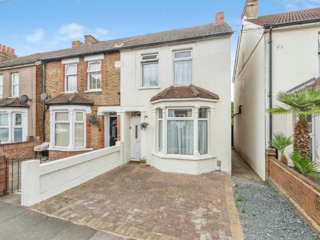 House for sale in Rush Green, Greater London