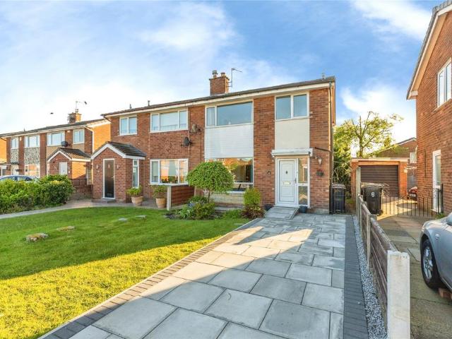 House for sale in Nuttall, Bury