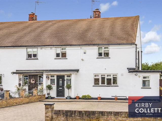 House for sale in Roydon, Epping