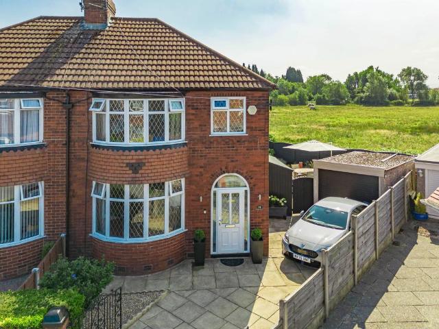 House for sale in Greenheys, Greater Manchester
