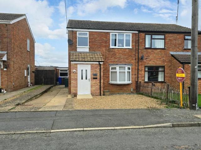 House for sale in Rothersthorpe, Northamptonshire