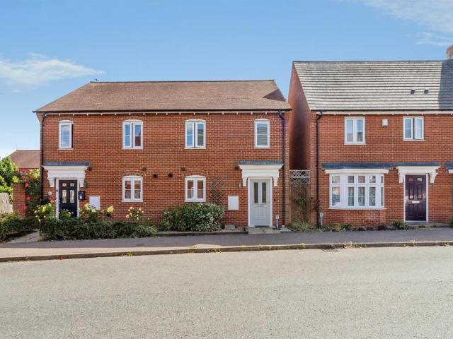 House for sale in Buckingham Park, Buckinghamshire