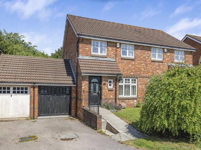 House for sale in Feckenham, City Of Bristol