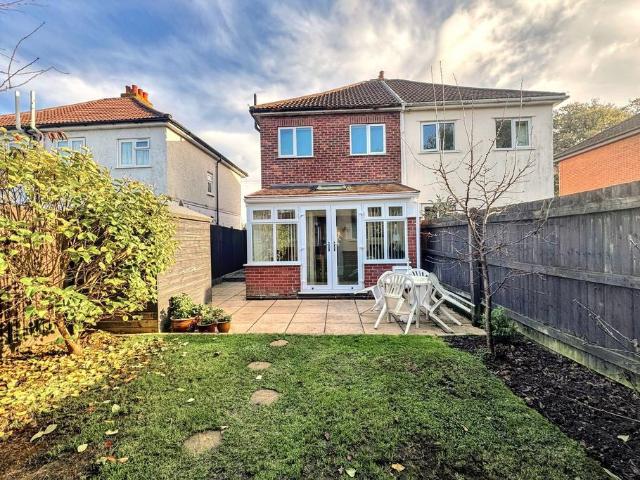 House for sale in Queens Park, Bournemouth