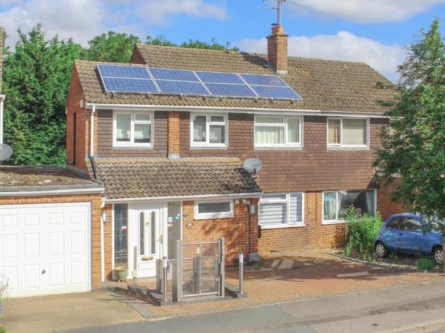 House for sale in Burcott, Buckinghamshire
