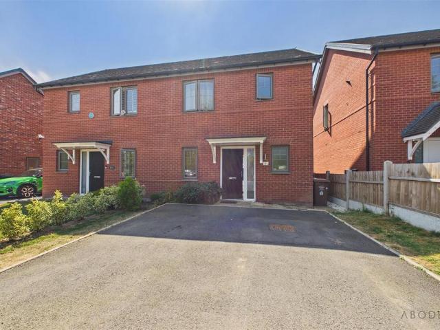House for sale in Oversetts, Egginton